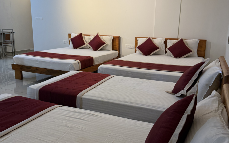 6 Bed Room image, omkaar tourist home- Best hotel to stay in Kozhikode, Calicut